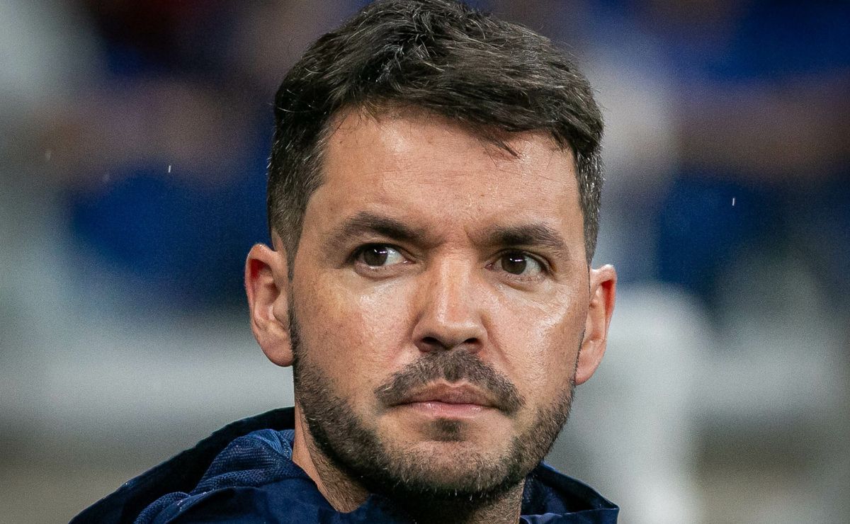 nicolás larcamón surpreende na lista de convocados do cruzeiro para a final do campeonato mineiro