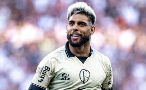 grêmio vai economizar r$ 14 milhões se assinar com volante que pode jogar com yuri alberto