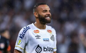 guilherme revela segredo do santos no paulistão e elogia pedrinho: “foi fácil de assimilar”