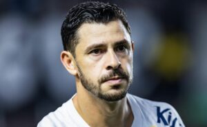 giuliano deverá ser o substituto de otero na semifinal; confira a provável escalação do santos