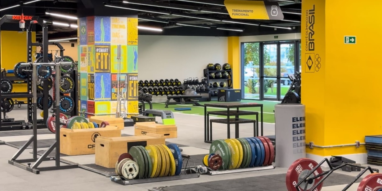 smart fit inaugura academia dentro do centro de treinamento do cob