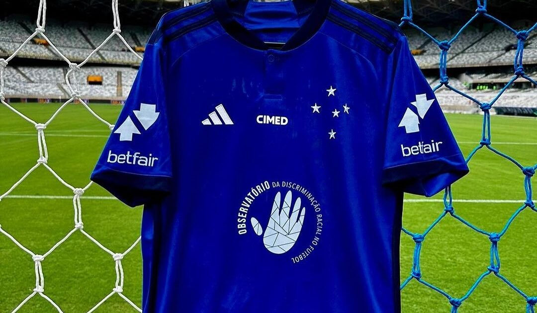 betfair e cruzeiro leiloam camisas para campanha de combate ao racismo