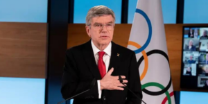 coi acusa rússia de politizar o esporte e condena jogos da amizade em moscou