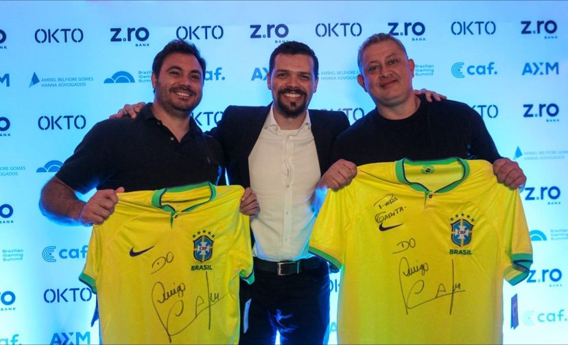 no bis sigma americas, empresas de pagamentos presenteiam convidados com camisa assinada por cafu