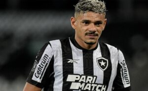 com lesão de tiquinho soares, artur jorge estuda opções para substituir o jogador