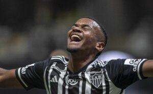 alisson é sincero sobre estreia pelo atlético na libertadores: "um peso a mais"