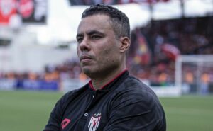 Árbitro explica expulsão de jair ventura contra o flamengo: “após informação”