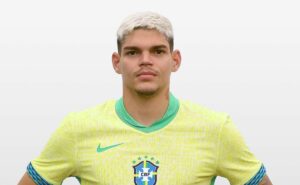 r$ 163,8 milhões: porto monitora lateral esquerdo ayrton lucas, do flamengo