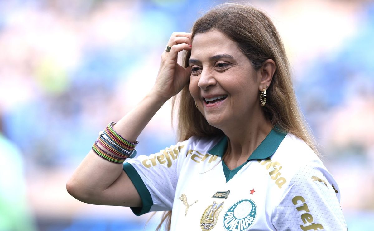 leila pode receber proposta no palmeiras após representantes do manchester united serem enviados ao brasil