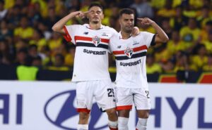 são paulo vence barcelona de guayaquil, pela libertadores, na estreia de zubeldía