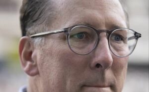 após acusar palmeiras, textor precisa provar alegações sob risco de ser banido do futebol; entenda