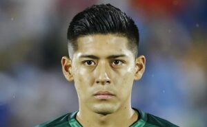 ramiro vaca, do bolívar, elogia flamengo antes de partida pela libertadores: "time grande demais"