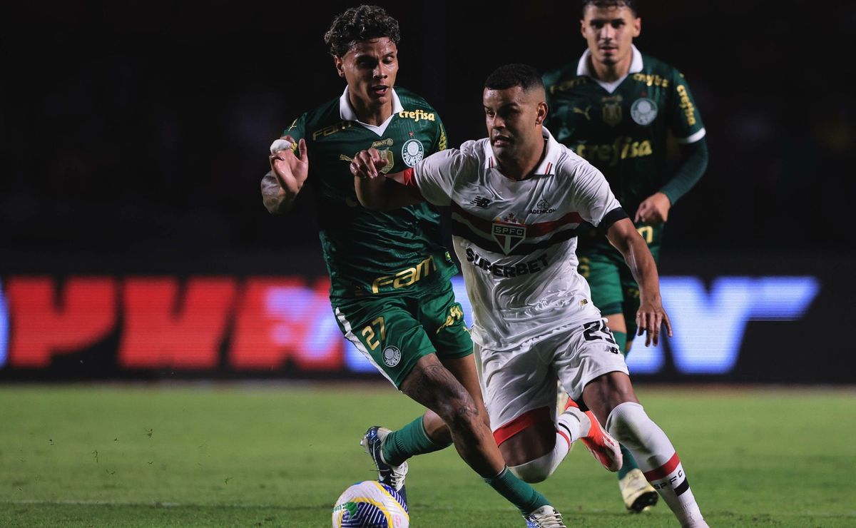 alisson fala sobre o lance que salvou o são paulo no clássico: "tentei fechar o gol"