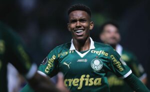 abel ferreira pode promover a entrada de estêvão entre os titulares do palmeiras