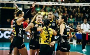 semifinais da superliga feminina de vôlei começam sem surpresas