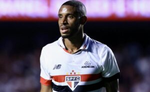 zubeldía tem dúvida para confronto do são paulo na libertadores; andré silva e +1 disputam posição