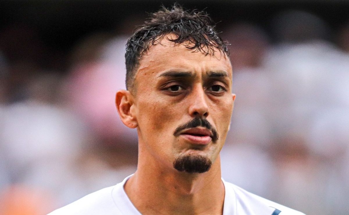 vídeo | diego pituca toma decisão equivocada na final e torcedor do santos não perdoou