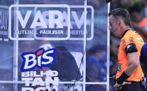 sálvio spínola avalia pênalti dado por raphael claus em palmeiras x santos: "endrick poderia chegar"