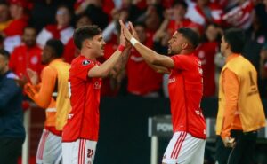 mesmo com a vitória do internacional, wanderson e maurício foram vaiados no beira rio