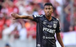 santos empresta ed carlos ao betim: meia estava treinando no grupo 2