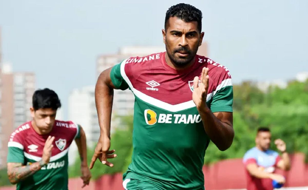 thiago santos tem lesão muscular diagnosticada e vira desfalque no fluminense
