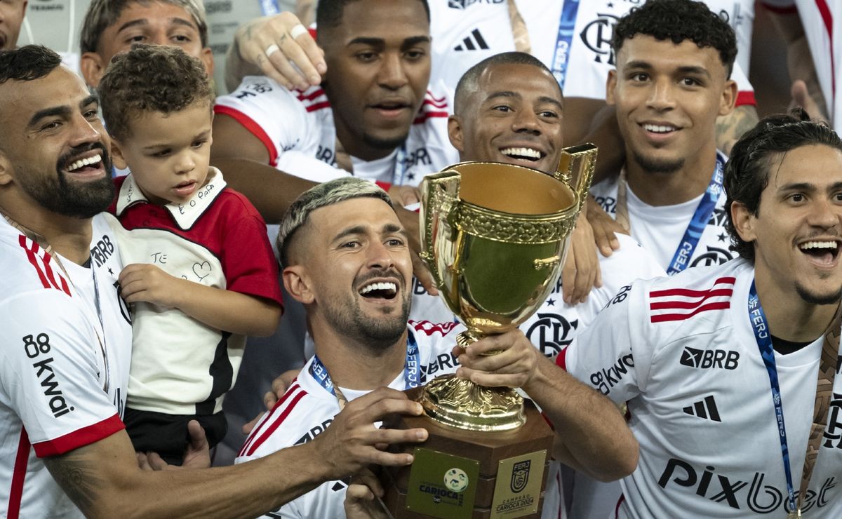 brasileirão: julio gomes, do uol, coloca flamengo como favorito e corinthians como preocupação; entenda análise