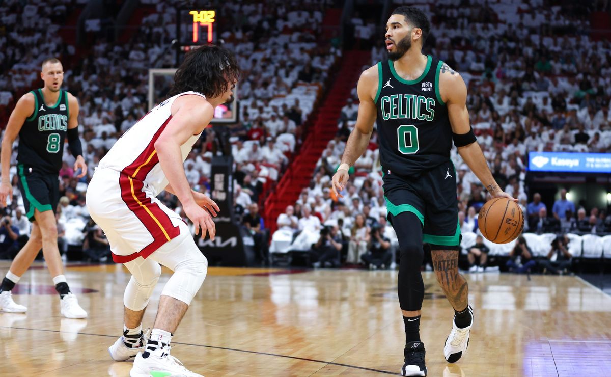 celtics tentam fechar série contra o heat em miami: onde assistir