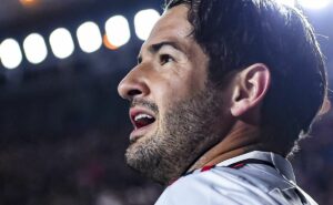 pato tem aceitação no santos, mas falta um detalhe para fechar