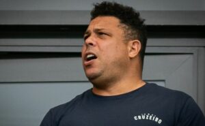 rafael cabral vai sair e ronaldo faz contato ao flamengo pela liberação de matheus cunha