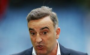 torcedores do são paulo pedem contratação de carlos carvalhal: "É o nome"