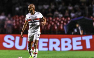 lucas moura manda mensagem aos torcedores do são paulo após lesão: "obstáculo que vou superar"