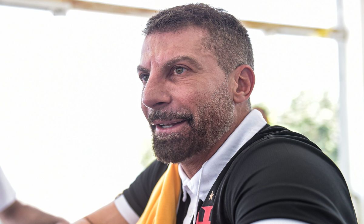 pedrinho viaja para brasília em busca de apoio político para saída da 777 do vasco