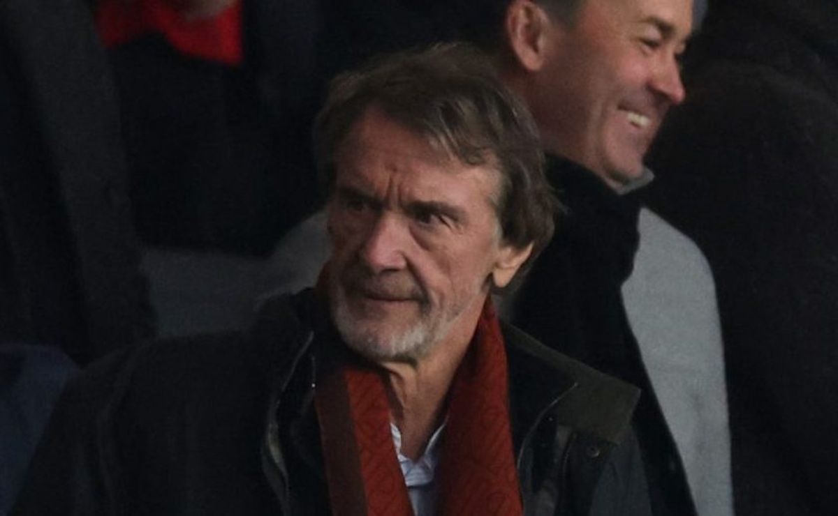 r$ 220 milhões: jim ratcliffe, dono do manchester united, quer acordo com joia do palmeiras