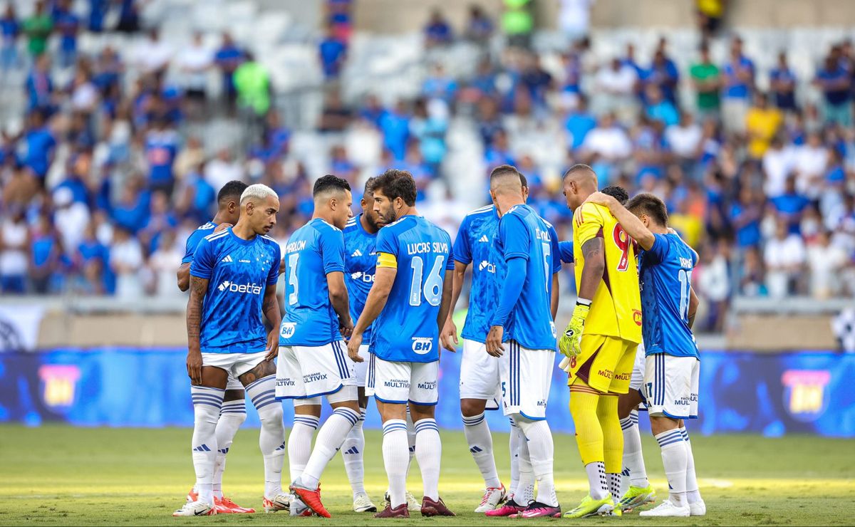 torcedores do cruzeiro perdem a paciência após o empate na sul americana: "time mal treinado"