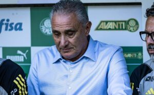 tite diz que levou cusparada de torcedor do palmeiras: "muita gente acha que no futebol vale tudo"