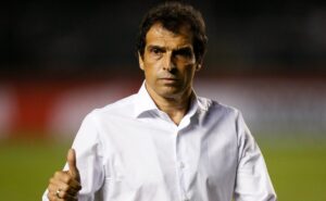 milton cruz manda mensagem para zubeldía, novo treinador do são paulo: "vai encontrar uma equipe bem unida"