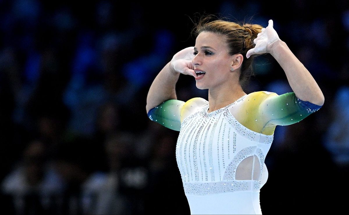 ao som de britney spears, jade barbosa conquista título na copa do mundo de ginástica