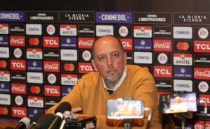 motivo pelo qual alessandro barcellos assistiu à vitória do internacional contra o delfin na arquibancada é revelado