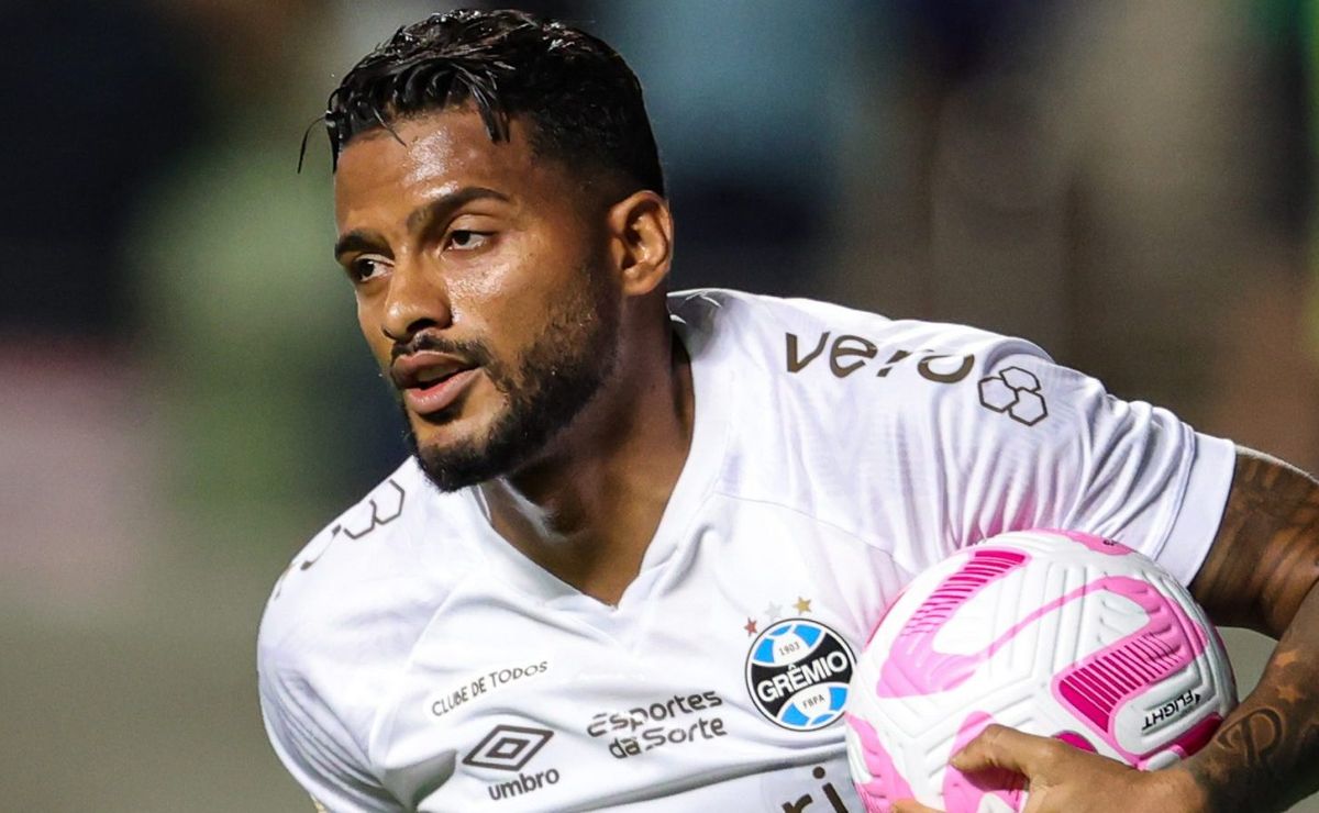 grêmio atualiza situação de reinaldo e decisão impacta tempo de recuperação