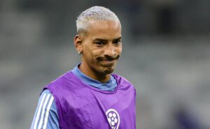 matheus pereira deixa mineirão mancando e preocupa dm do cruzeiro