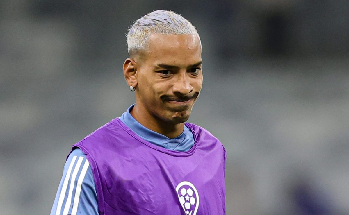 matheus pereira deixa mineirão mancando e preocupa dm do cruzeiro