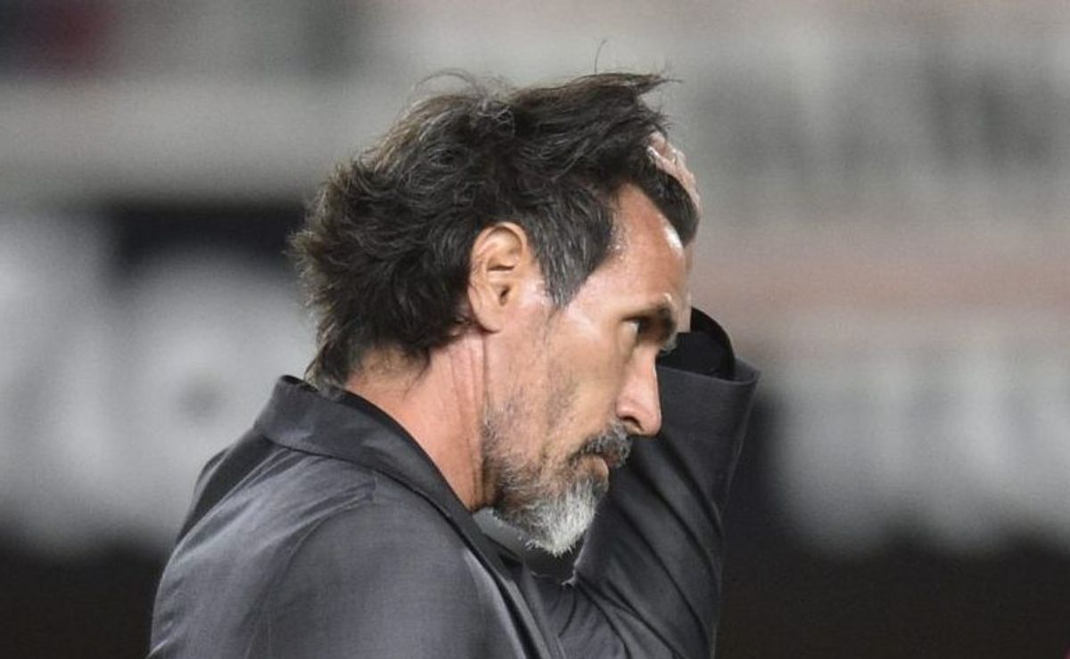 eduardo domínguez, técnico do estudiantes, lamenta derrota para o grêmio na libertadores: "desligamos e pagamos caro"