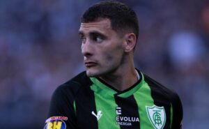 salário de r$ 200mil: vasco tem dia decisivo para fechar com emmanuel martínez; confira o motivo