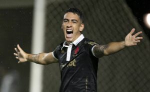 opinião: sob o interesse do criciúma, pumita rodriguez ainda tem sua importância no vasco