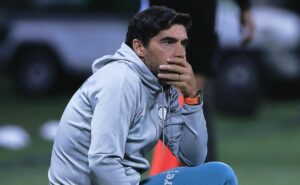 gramado gera problema e abel aponta mudança no palmeiras: “vocês viram a dificuldade”