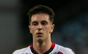 shaylon faz declaração polêmica sobre arbitragem em jogo do flamengo: "o que ele está fazendo é vergonhoso"