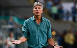 vasco faz proposta por caíque e atrapalha o planejamento do grêmio de renato gaúcho