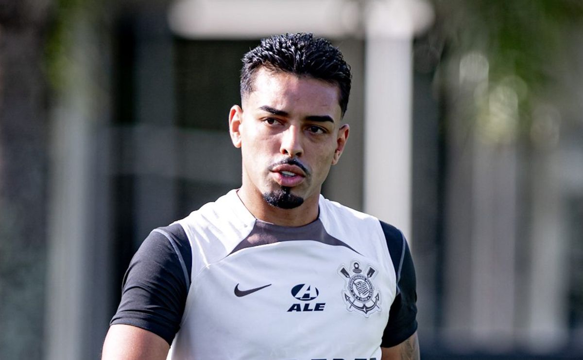 matheus bidu volta a jogar pelo corinthians após quatro meses e pode ganhar sequência