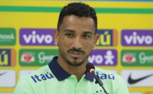 tite decide conversar com danilo para convencê lo a jogar pelo flamengo em 2024