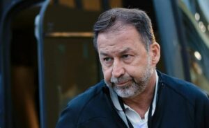 augusto melo faz forte cobrança ao elenco corinthiano após derrota para o bragantino: “tem que dar um basta nisso”